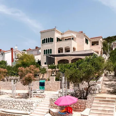 Beautiful In Okrug Donji With Wifi Apartment Donji Okrug (Ciovo)