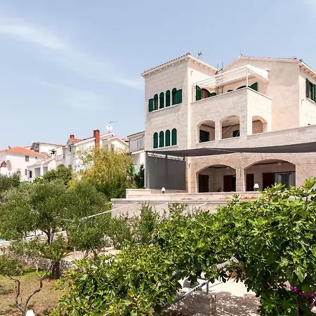 Beautiful In Okrug Donji With Wifi * Donji Okrug (Ciovo)