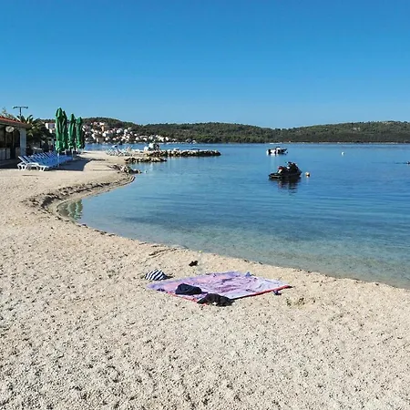 Beautiful In Okrug Donji With Wifi *