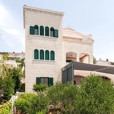 Appartement Gorgeous In Okrug Donji